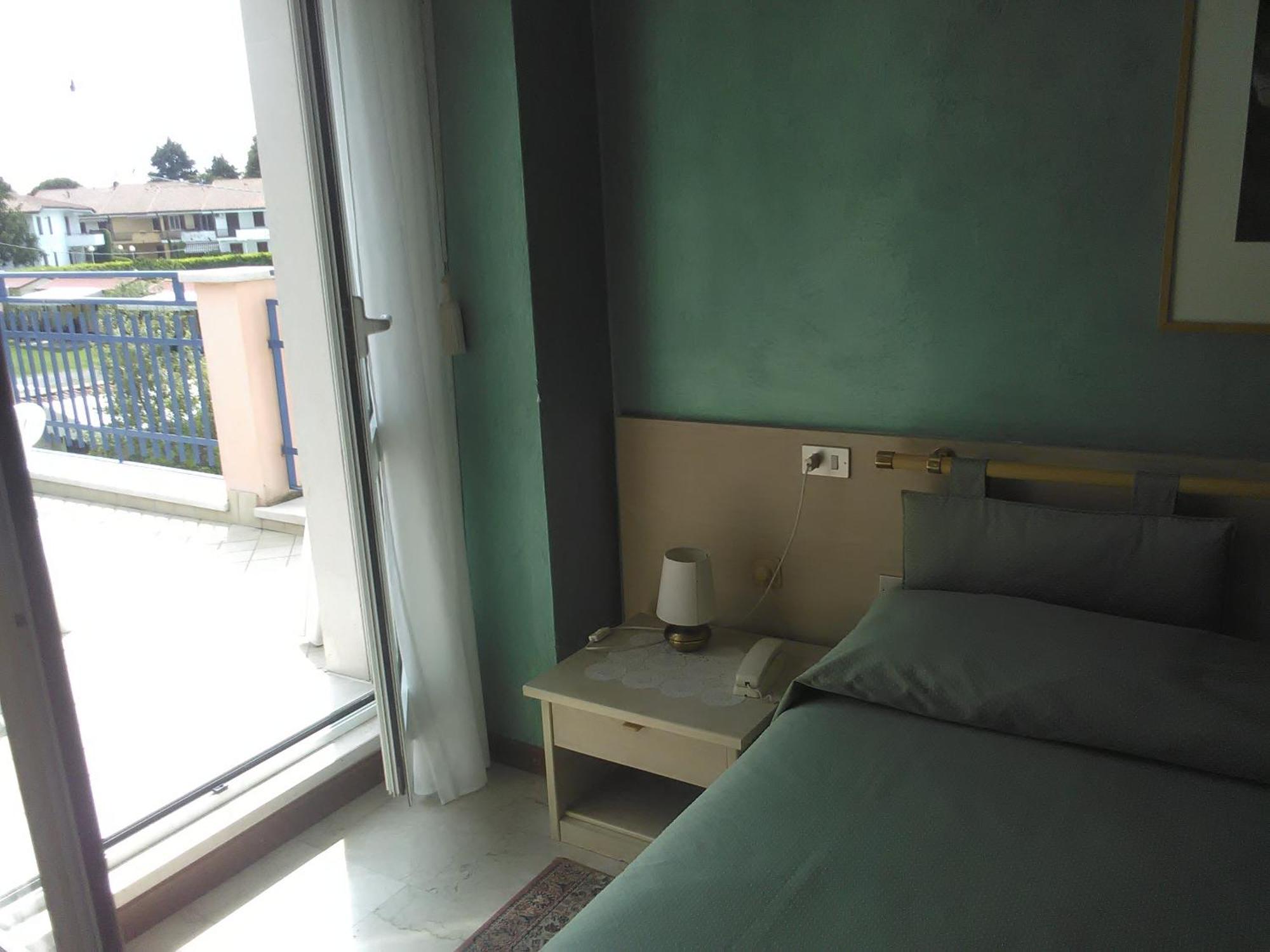 Hotel Cristallo Peschiera del Garda Eksteriør billede