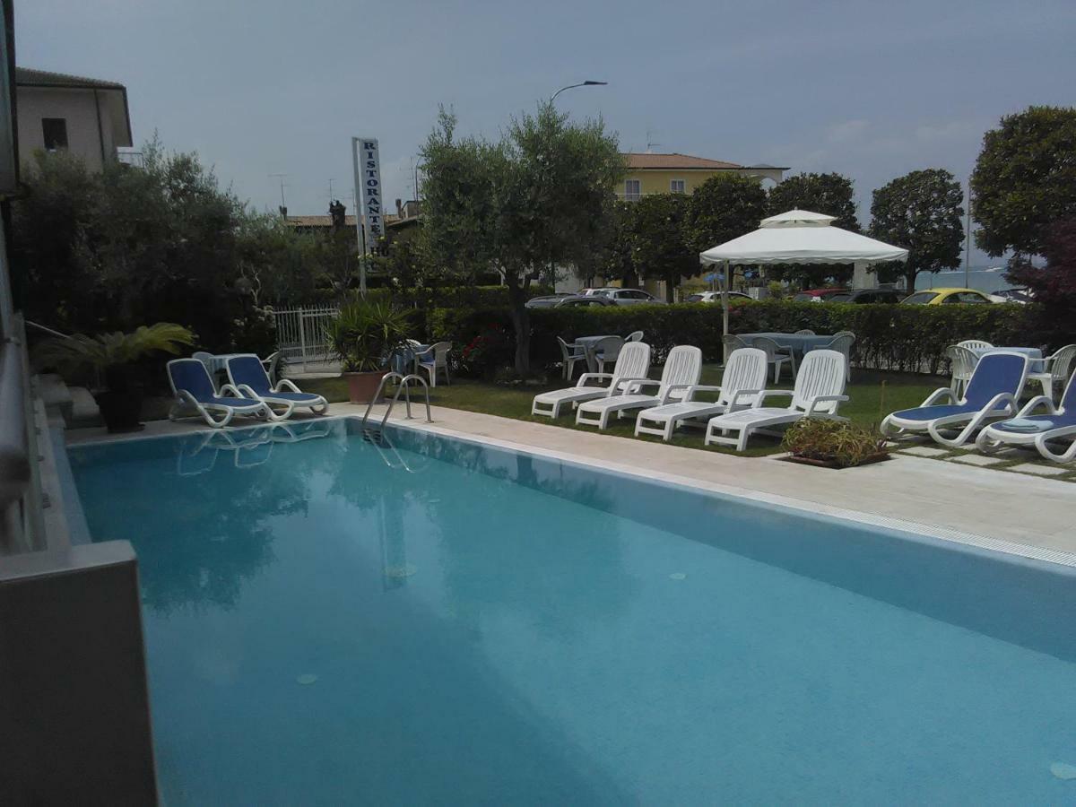 Hotel Cristallo Peschiera del Garda Eksteriør billede